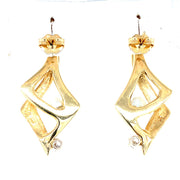 14k Yellow Gold pearl earring with .18cttw diamond