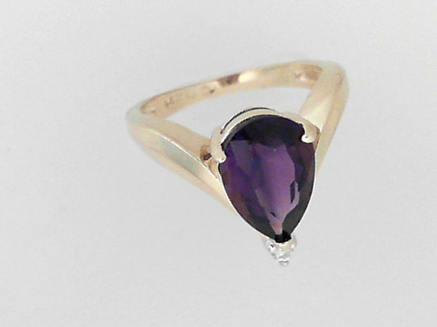 14K Yellow Gold Pear Amethyst with Accent Diamond